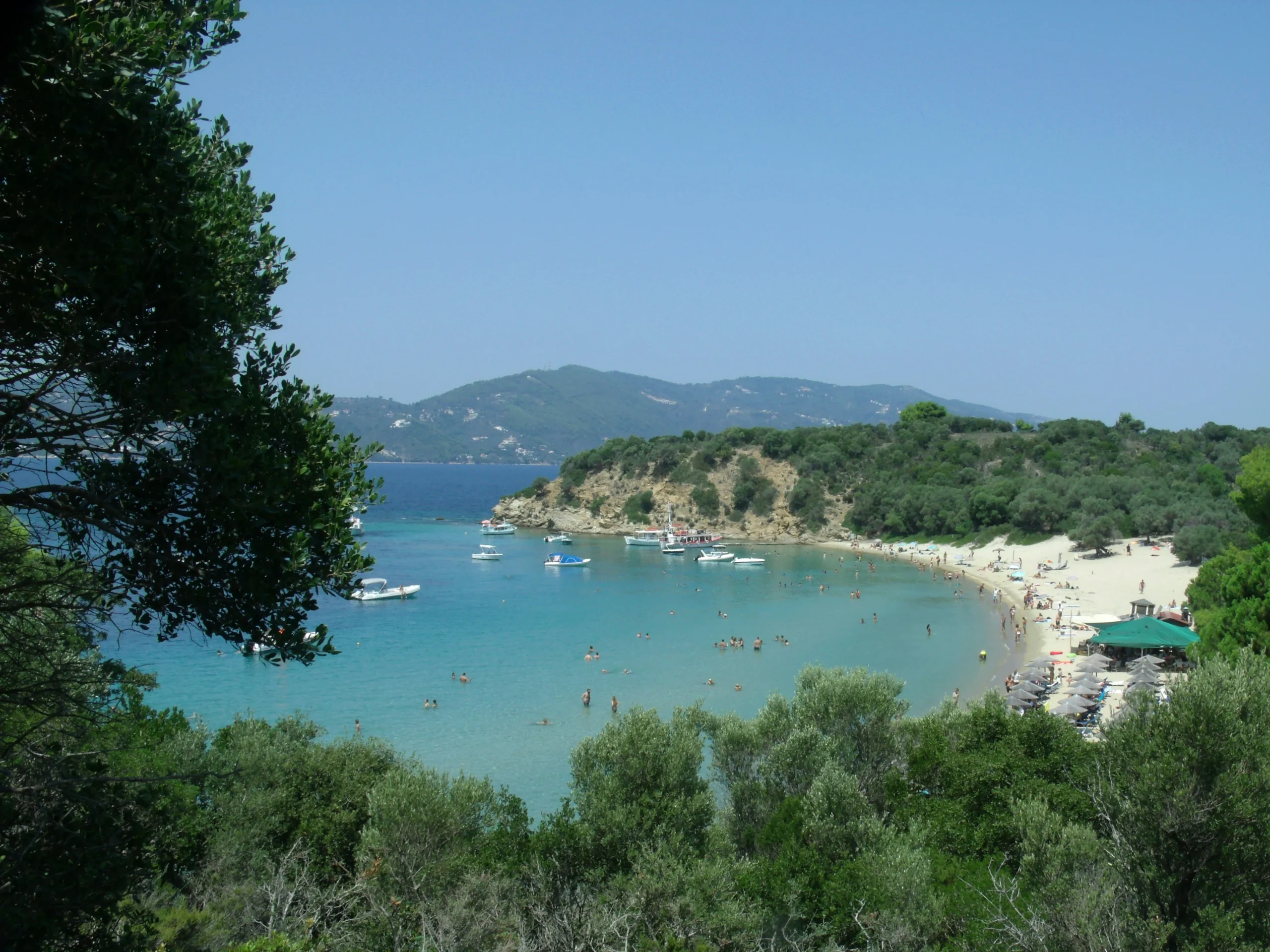 image of Tsoungrias Island in Skiathos